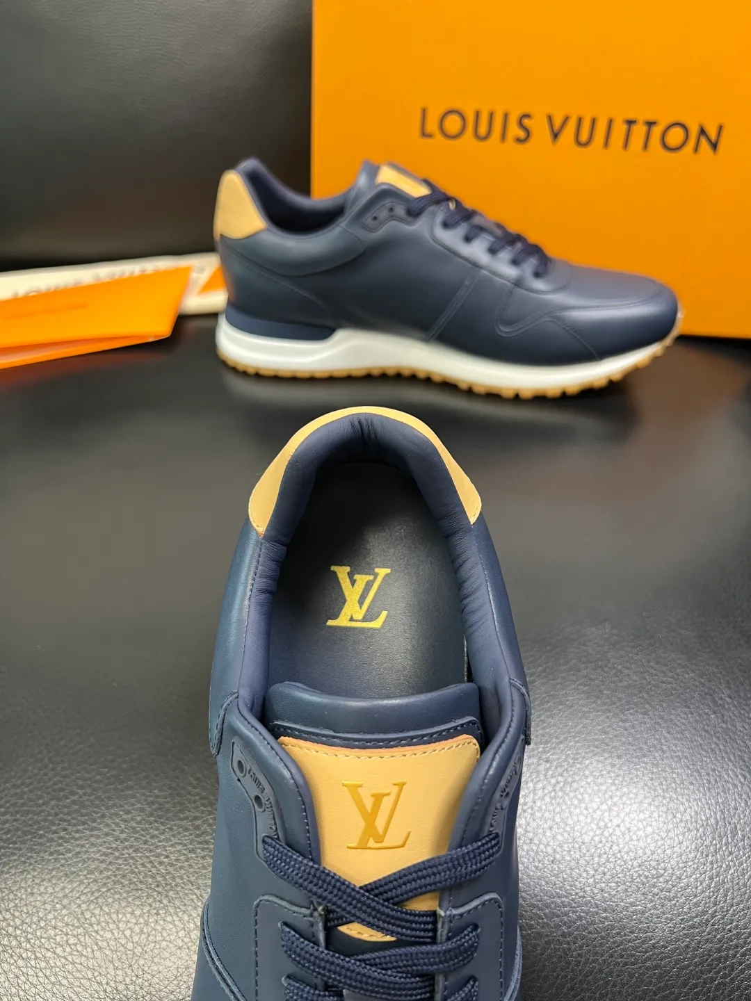 Men's shoes 💰740 Lv high quality top handicrafts Louis Vuitton, counters are equipped with the original factory, the uppers are imported from Italy, high-quality splicing colorful complex crafts, imported cowhide lining is soft and comfortable, soles: original soles specially provided by the original factory, T men's shoes 💰U exclusive movable molded soles are super comfortable, original factory single goods, code number 39-44 (customized 45)